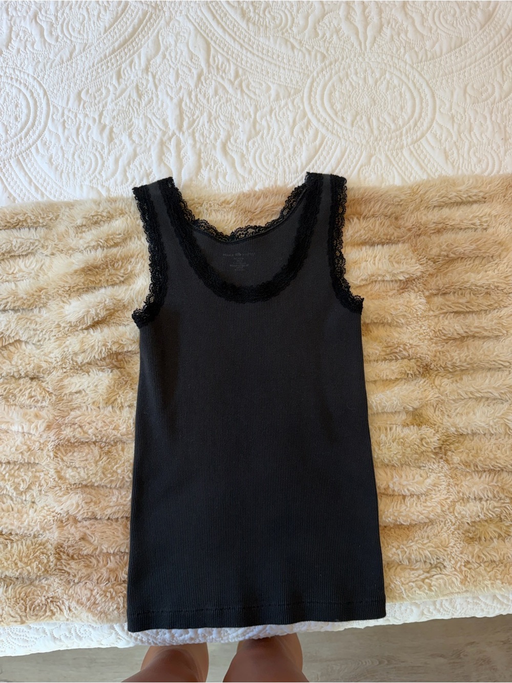 Brandy Melville Black Lace-Trim Ribbed Tank Top - Women